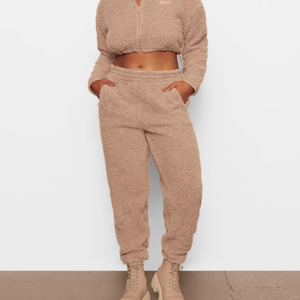 Skims Teddy Joggers